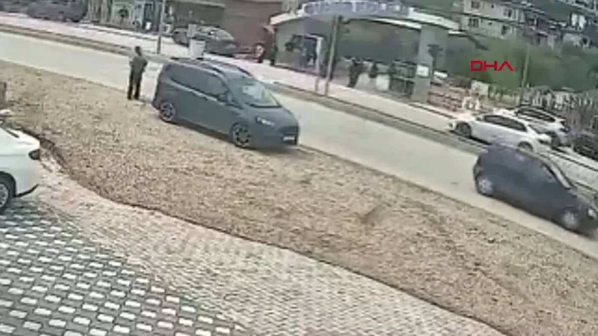 Hatay’da TIR’ın Refüje Çıkışı Anbean Kamerada Kaydedildi
