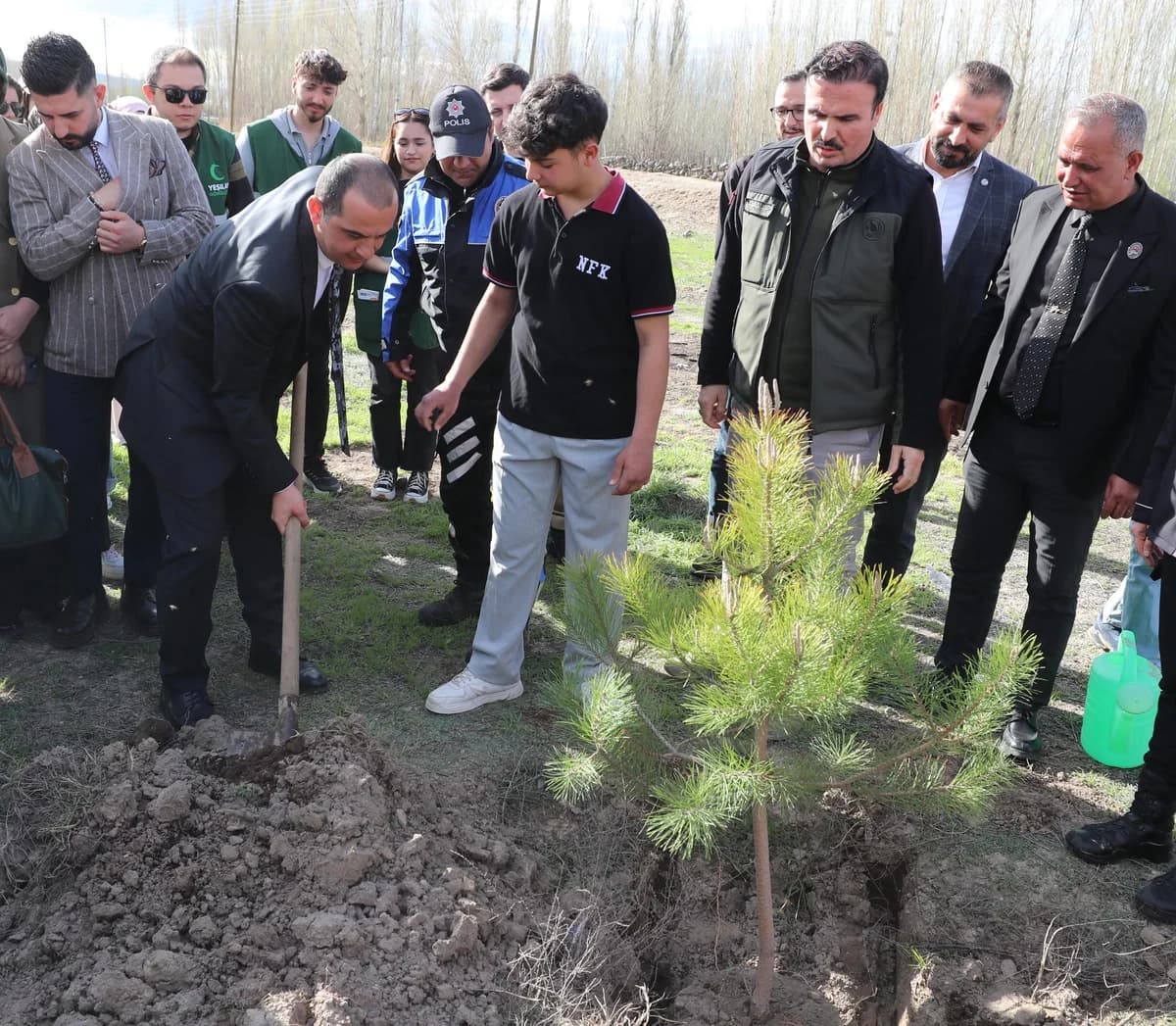 Vali Taşolar, Liseli Öğrencinin Fidan Dikme İsteğine Yanıt Verdi