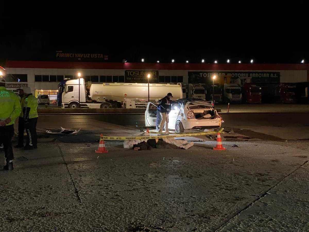 Takla atan otomobilin çarptığı TIR sürücüsü hayatını kaybetti