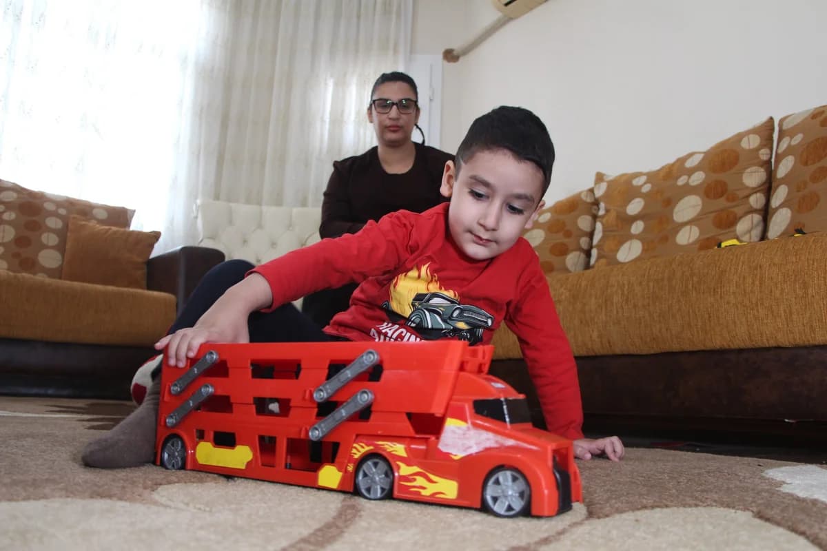 Aren’in Tedavi Umudu: Annesi Oğlunu Doktor Olarak Görmek İstiyor