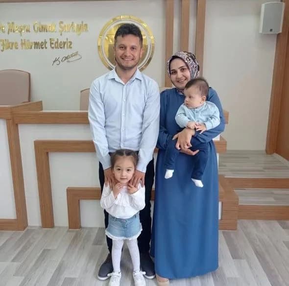 2 Çocuğunu Kaybeden Polis Memuru Zehirlenme Şüphesinden Kurtuldu: Eşinin Tedavisi Sürüyor