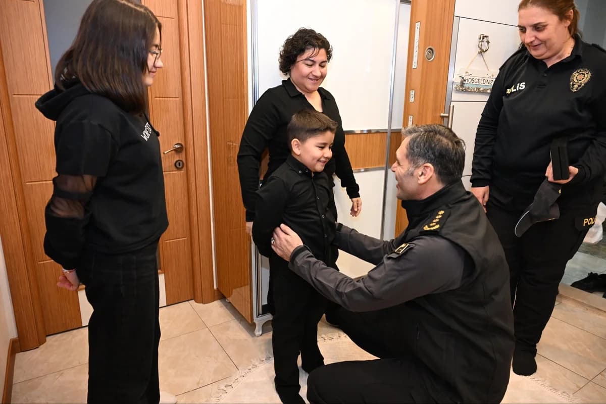 Kayseri Emniyet Müdürü’nden Şehit Polis Memurunun Oğluna Doğum Günü Ziyareti