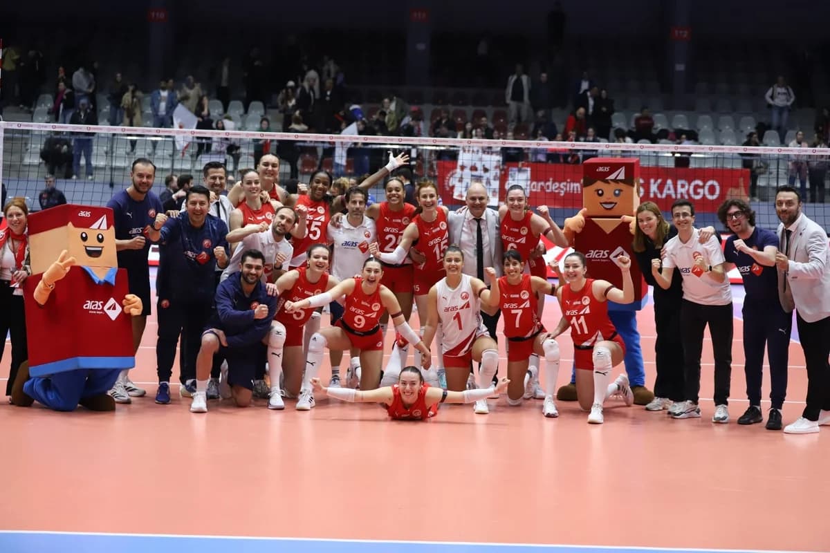 Aras Kargo Kadın Voleybol Takımı Play-Off’a Galibiyetle Başladı