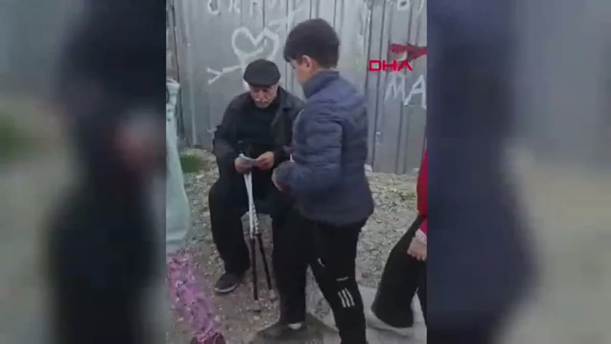 Hataylı Emekli Depremzedelere Destek İçin Maaşını Dağıttı