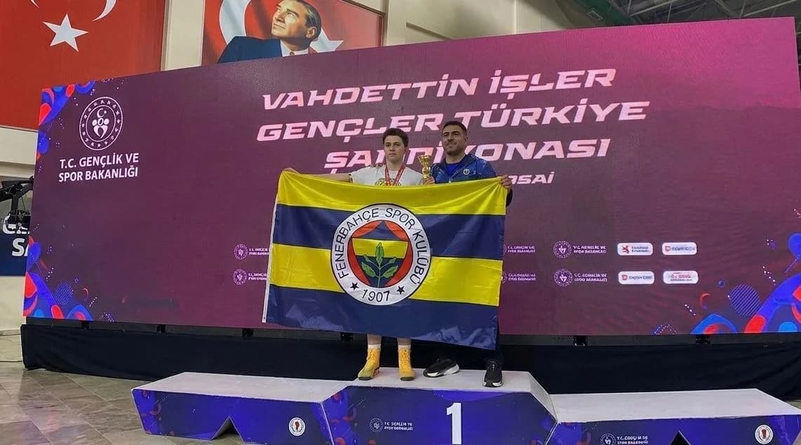 7 Yaşında Başladı, 18’inde Türkiye Şampiyonu Oldu: Selçuk Efe’nin Boks Hikayesi