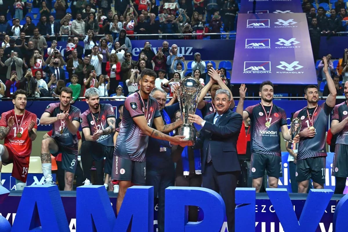Ziraat Bankkart, AXA Sigorta Kupa Voley’de Şampiyonluğunu İlan Etti