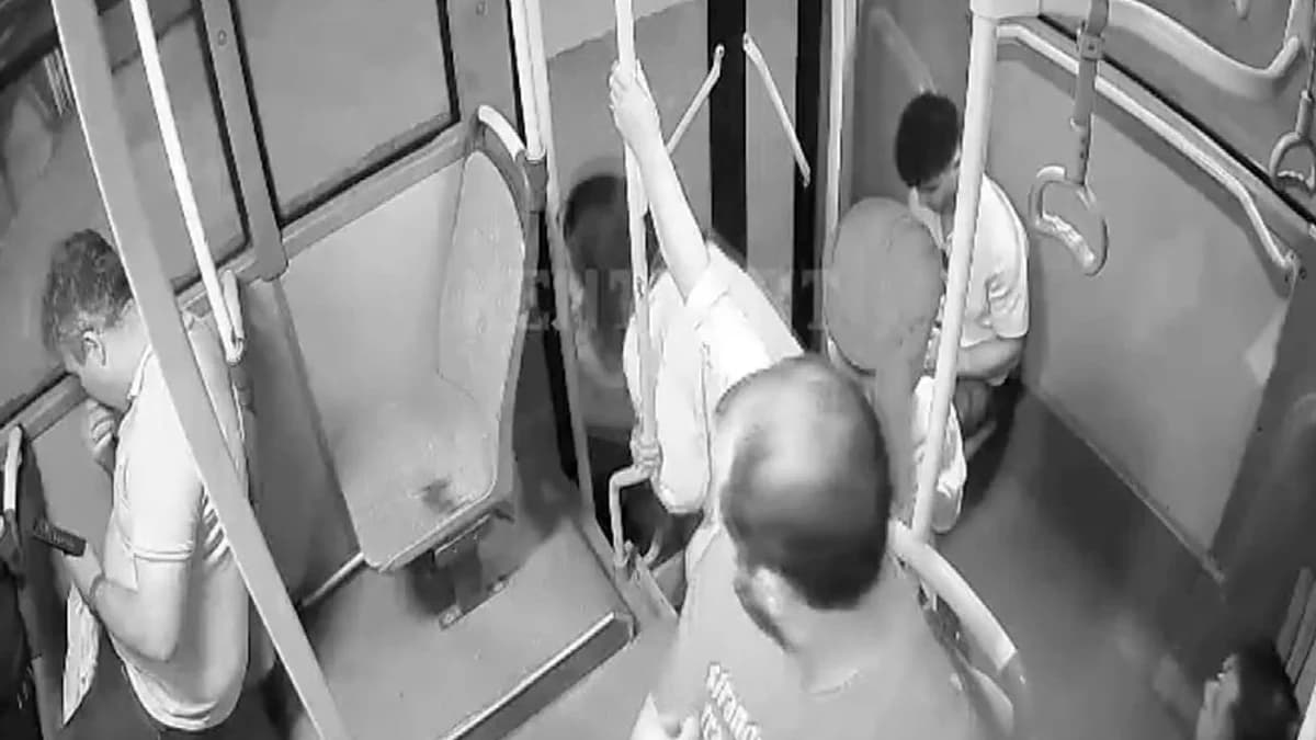 Kastamonu’da Otobüs Şoföründen Örnek Davranış: Epilepsi Nöbeti Geçiren Yolcuyu Hastaneye Yetiştirdi