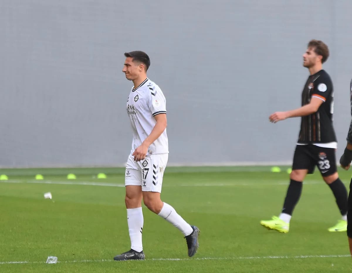 Altay’ı Ünal’dan Kötü Haber Sarsı: Sezonu Kapatan Golcü Sahalardan Uzak Kalacak