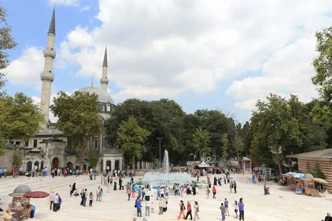 Eyüp Sultan Camii: İstanbul’un Kalbindeki Manevî Miras