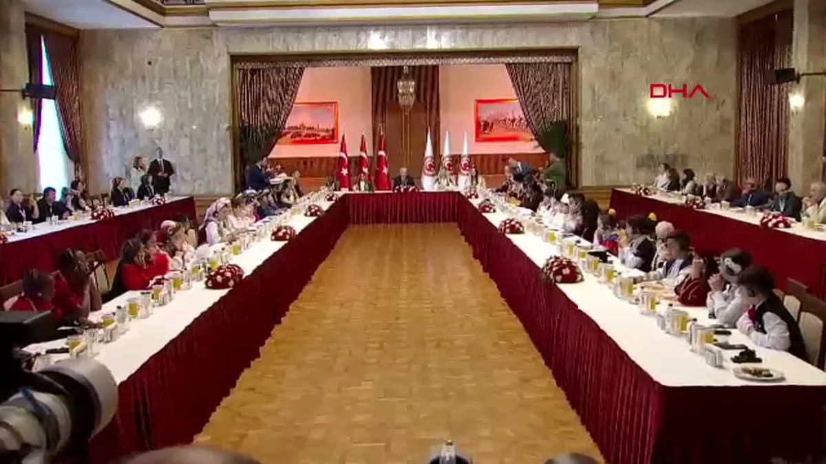 Dünya Çocukları TBMM’de Buluştu: Kurtulmuş’tan Umut Dolu Mesajlar