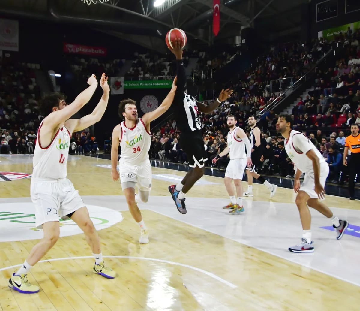 Beşiktaş GAİN Glint Manisa Basket’i Farkla Geçti: 102-70