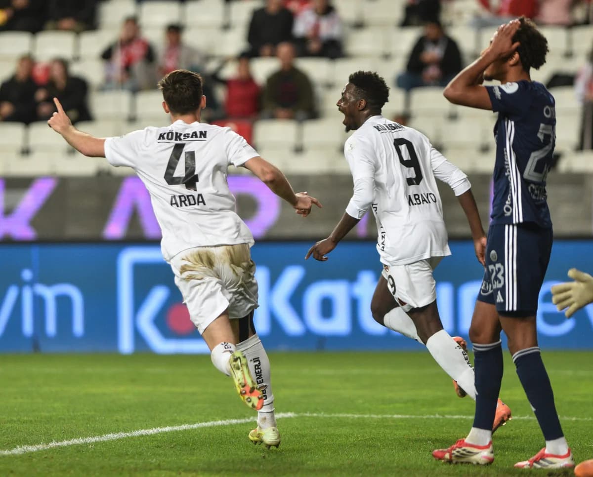Hesap.com Antalyaspor, Gaziantep FK’ya 4-1 mağlup oldu
