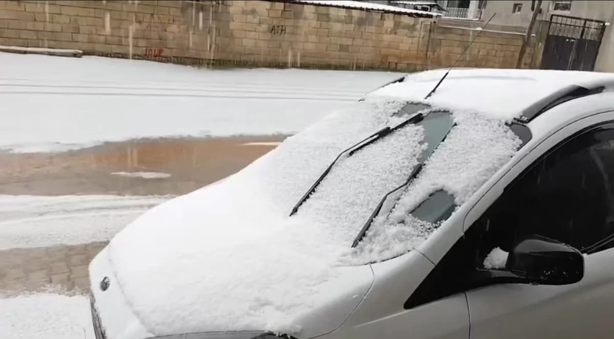 Hatay’da Şiddetli Yağış ve Dolu Hayatı Vurdu