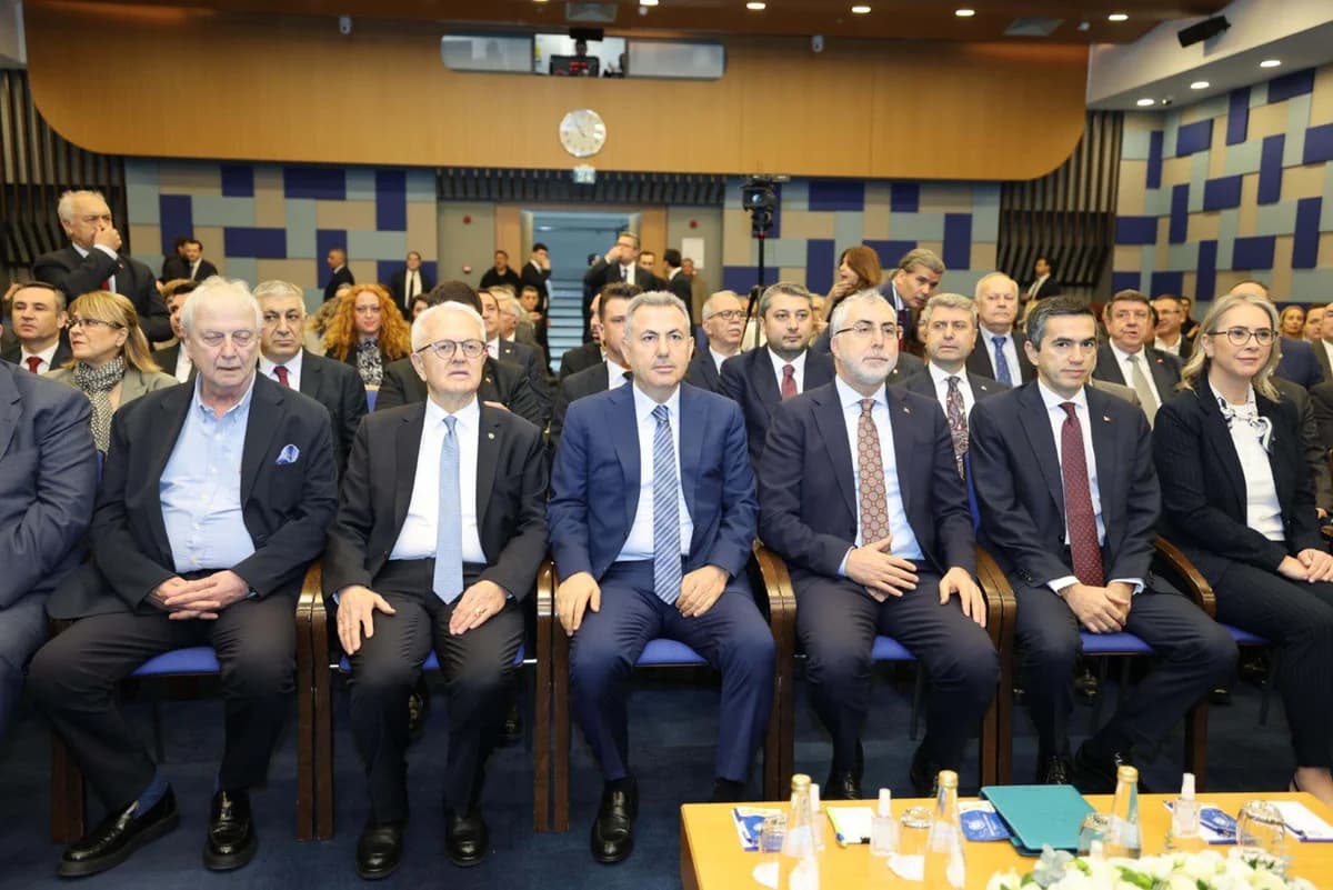 İZTO’da Kamu ve İşverenler Arasında Çalışma Hayatı İstişaresi