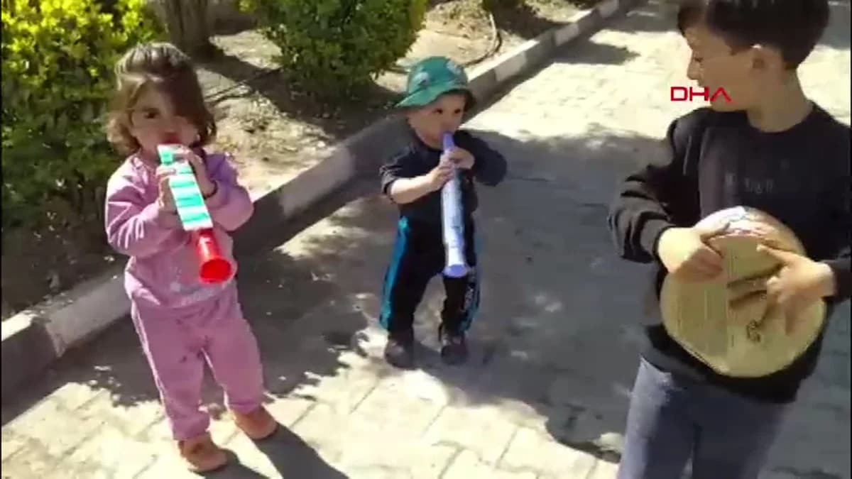 Amasya’da Miniklerden Neşeli Müzik Şovu