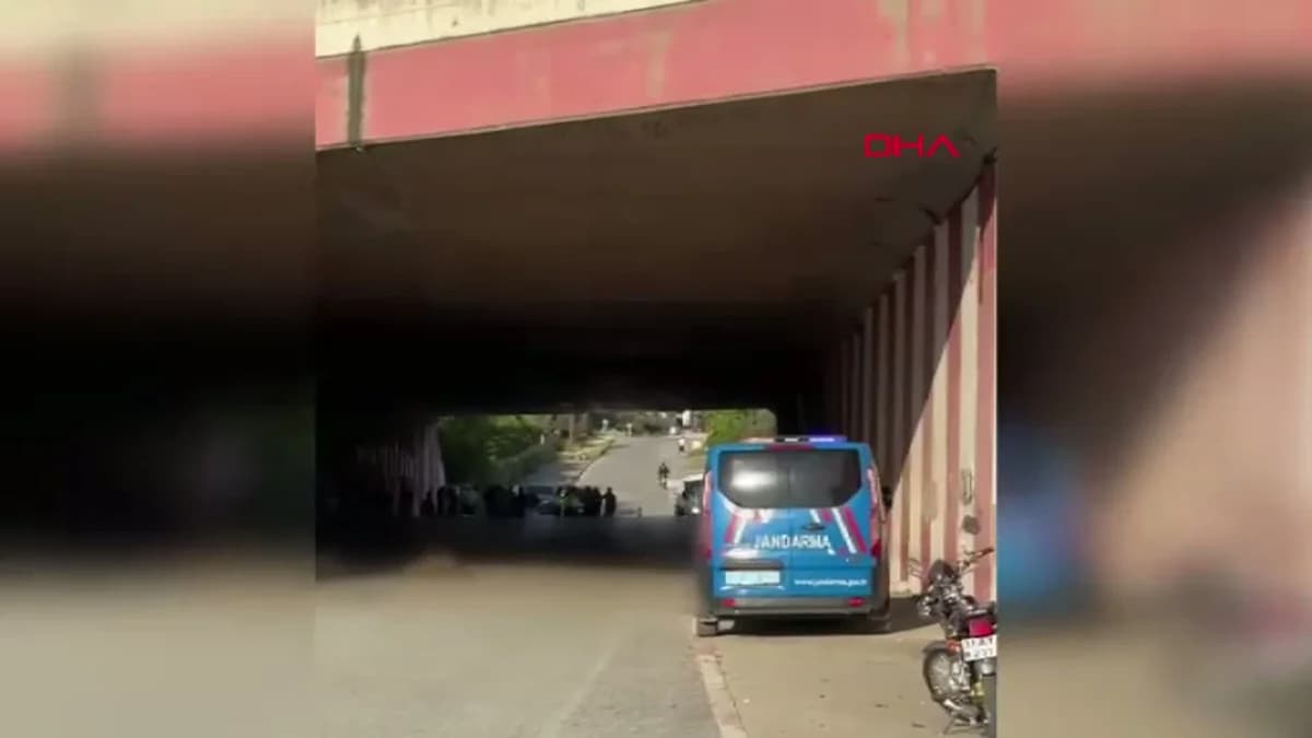 Hatay’da Faciaya Yol Açan Kaza: Otomobil Koyun Sürüsüne Daldı, 17 Can Kaybı