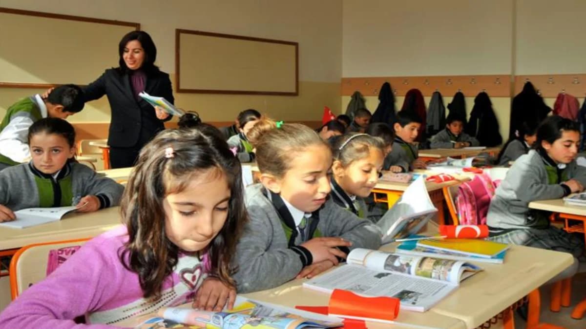 CHP’den Okullarda Ücretsiz Yemek İçin Kanun Teklifi