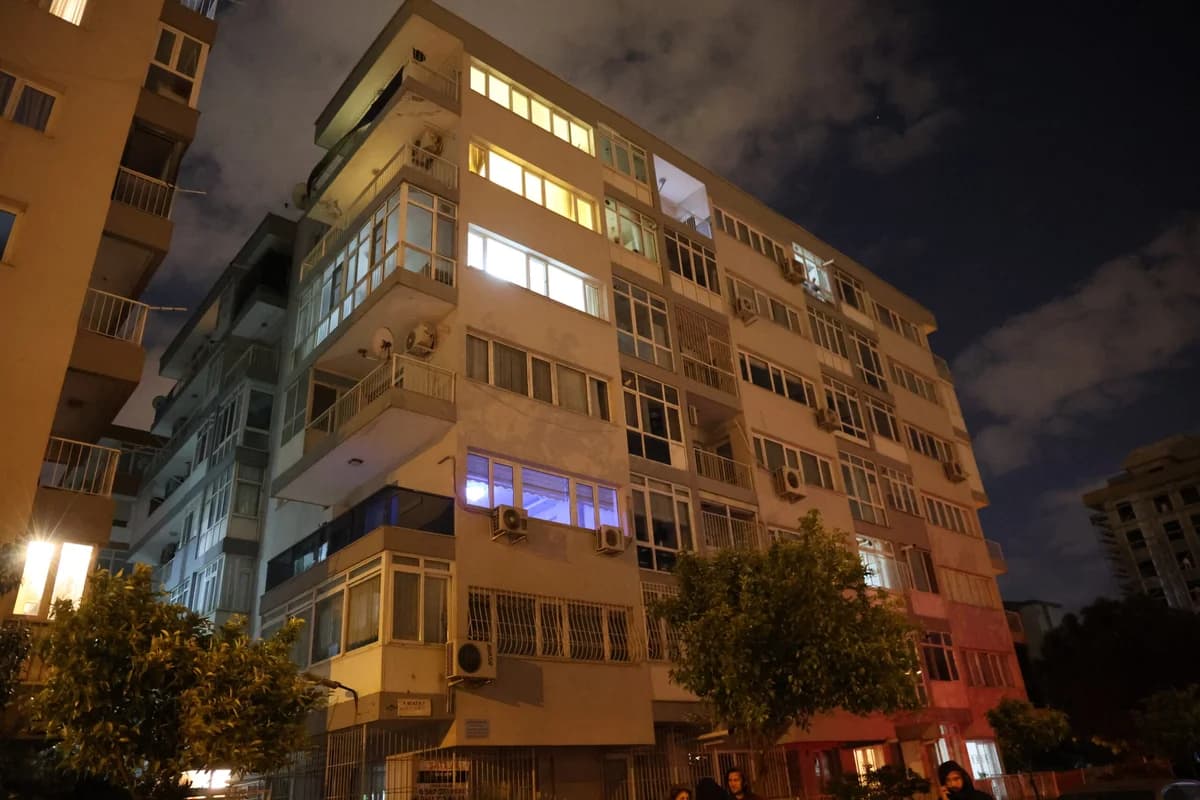 İzmir’de Kan Donduran Cinayet: Baba, Tartıştığı Oğlunu Hayatından Etti