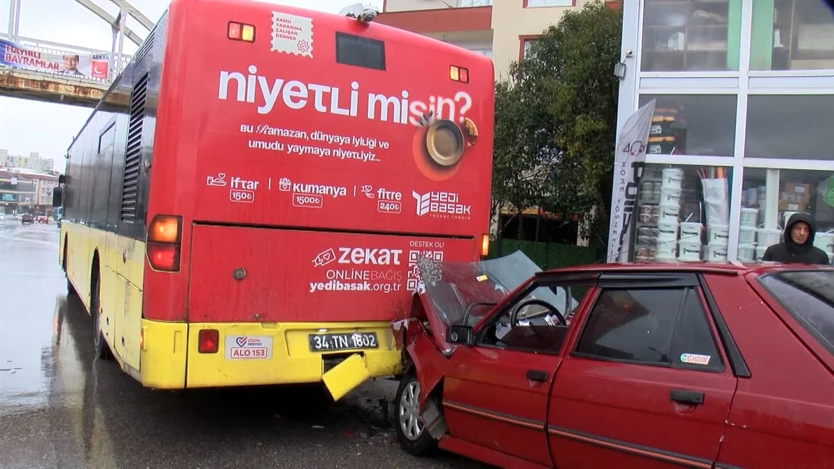 Ümraniye’de İETT Otobüsüne Çarpan Araçta Yaralanma Olayı