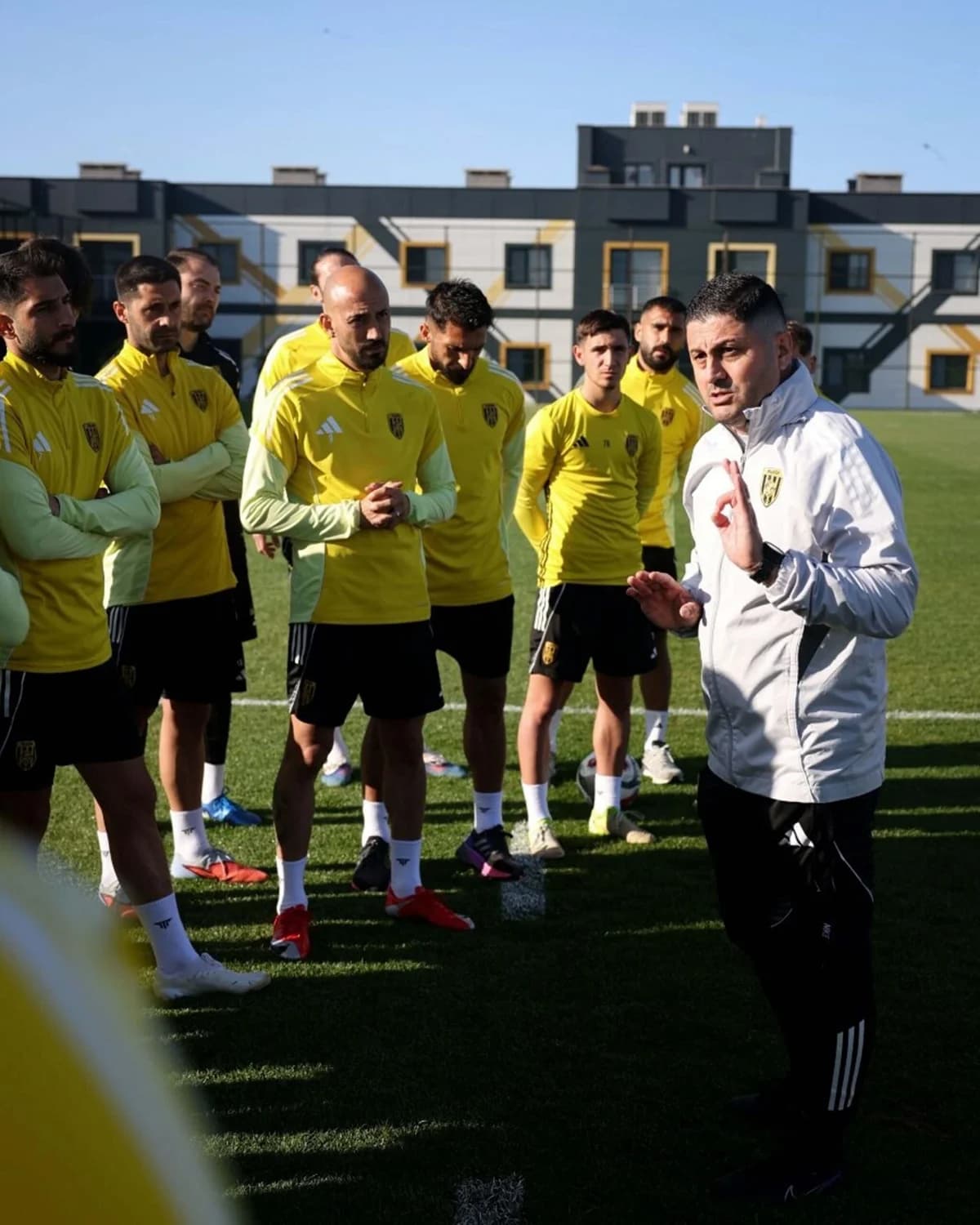 Aliağa FK Play-Off’ta Muş Spor’u Konuk Ediyor: Yeni Teknik Direktör Çağdaş Çavuş ile İlk Sınav