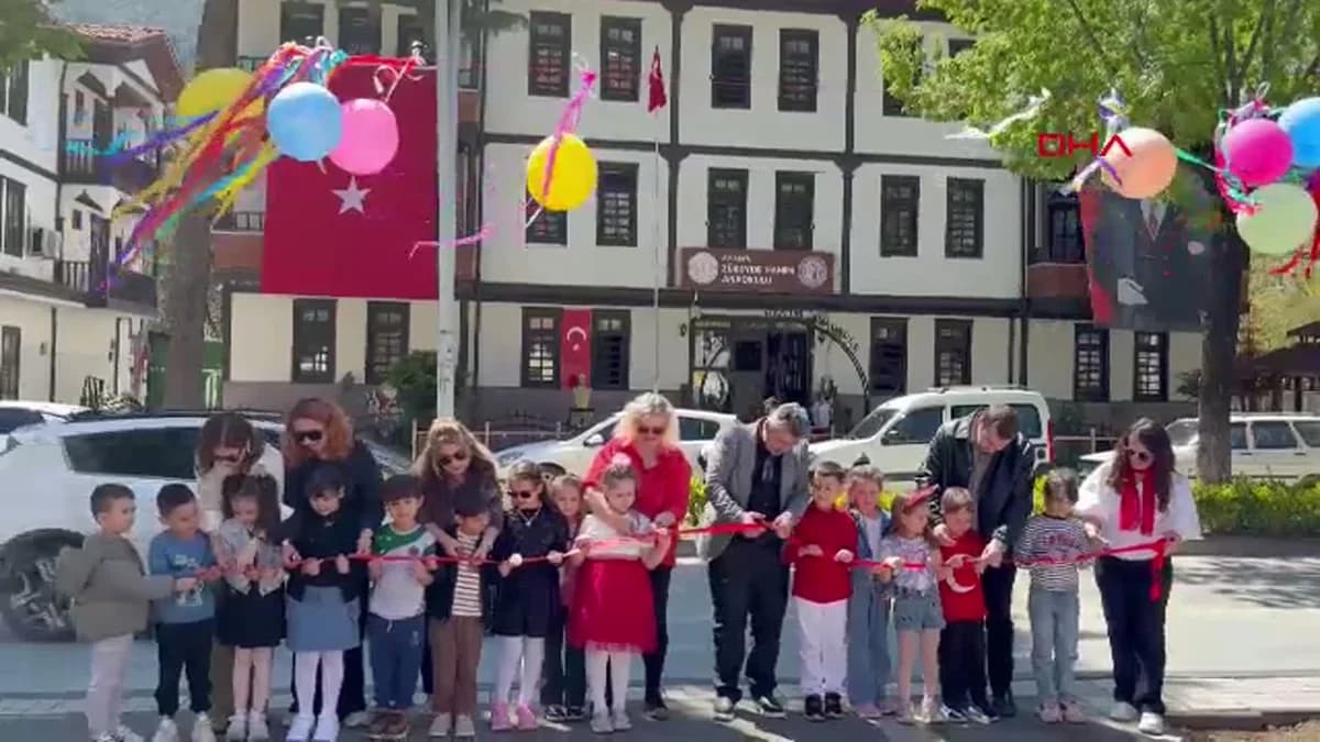 Amasya’da Minik Ressamlardan Geri Dönüşümün Yıldızlaştığı 23 Nisan Sergisi