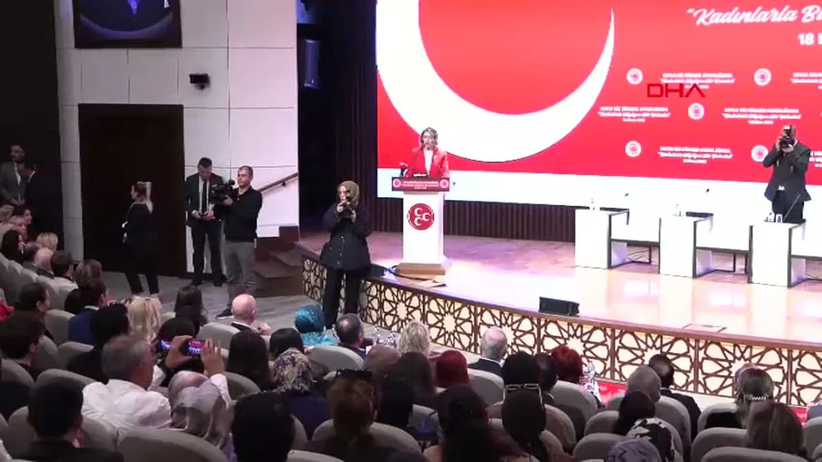 MHP’den ‘Kadınların Sesi, Geleceğin Yolu’ Paneli Düzenlendi