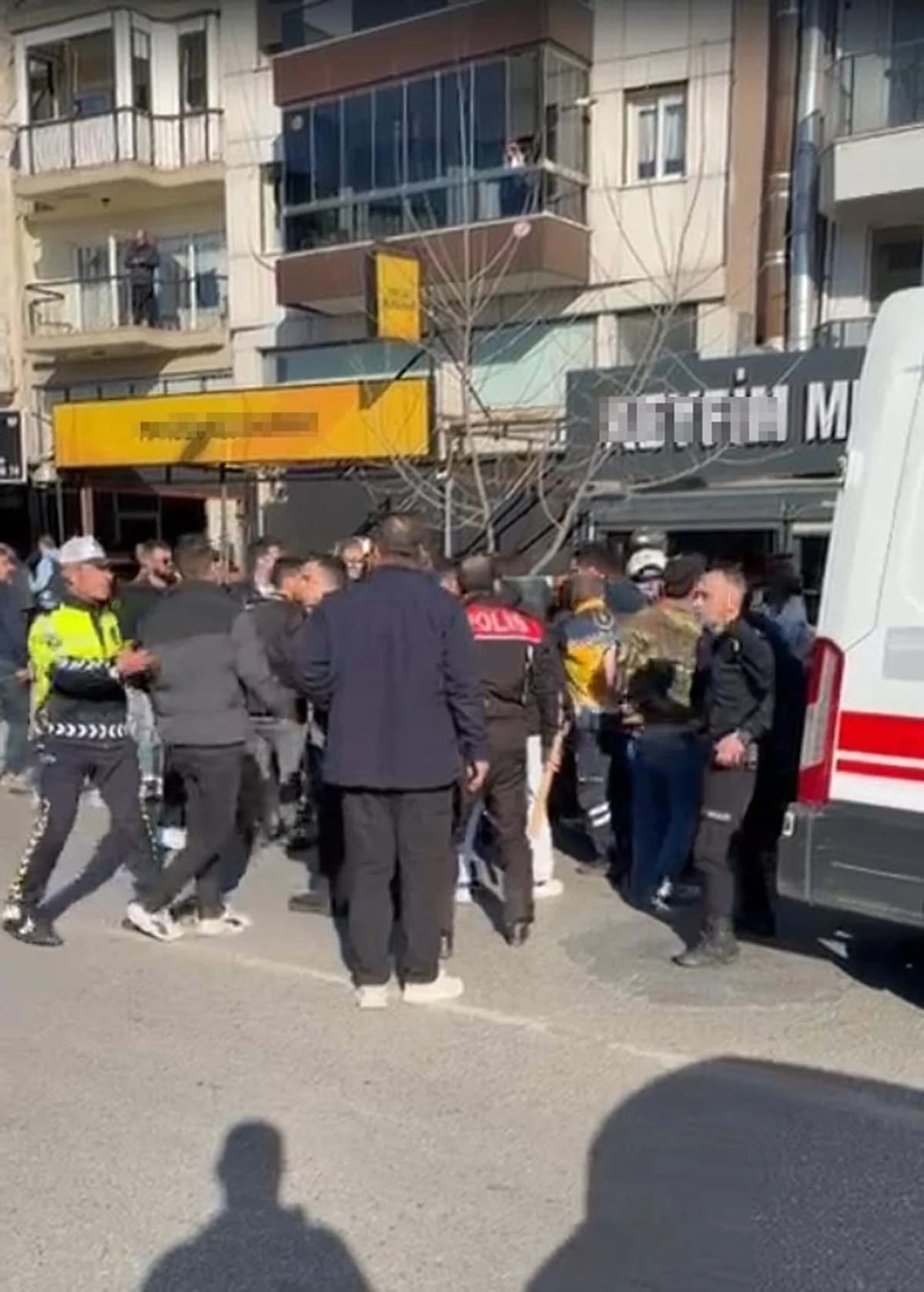 Manisa’da Bıçaklı Kavga: İki Ölüm, Bir Yaralı