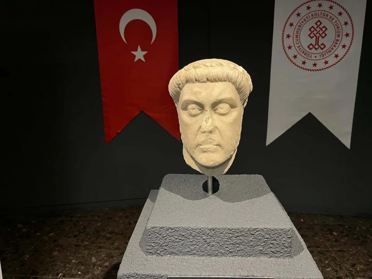 Smyrna Antik Kenti’ne Ait Heykel Başı ABD’den Türkiye’ye İade Edildi