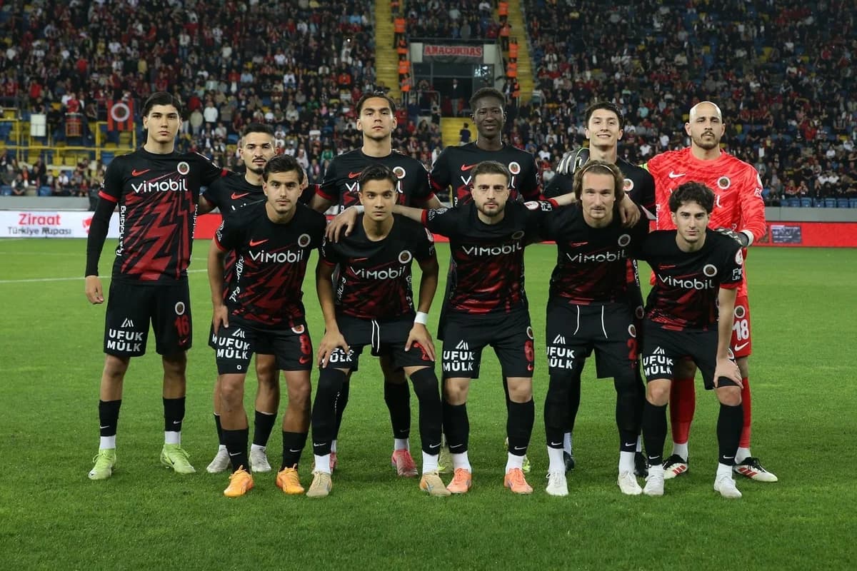 Trabzonspor Ziraat Türkiye Kupası’nda Finale Yükseldi!
