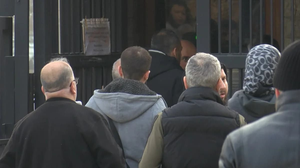 İstanbul- Çekmeköy’de okulda bıçaklanarak öldürülen öğretmenin cenazesi Adli Tıp Kurumundan alındı