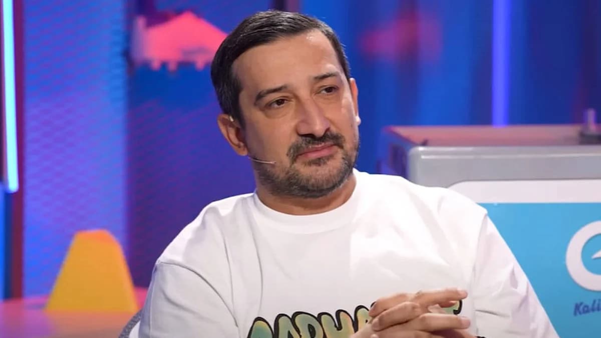 Serhat Akın’dan Sert Eleştiri: Ali Koç’un Soyunma Odasında İşi Ne?