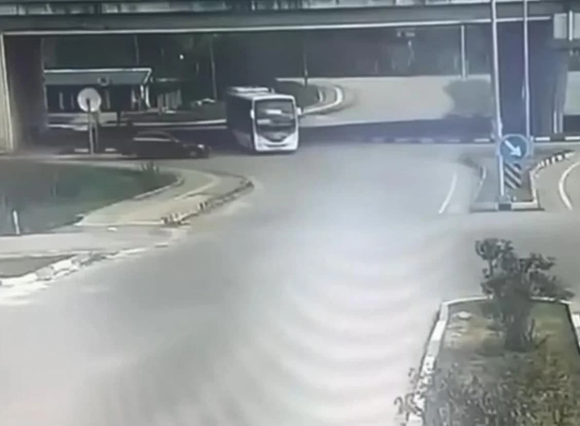 Bartın’da Tüyler Ürperten Kaza: Öğrenci Servisi Otomobilin Üzerine Devrildi, 46 Yaralı