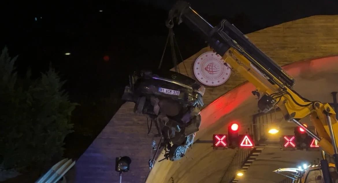 Kuzey Marmara Otoyolu’nda Feci Kaza: Tünel Girişindeki Duvara Çarpan Otomobil Sürücüsü Hayatını Kaybetti