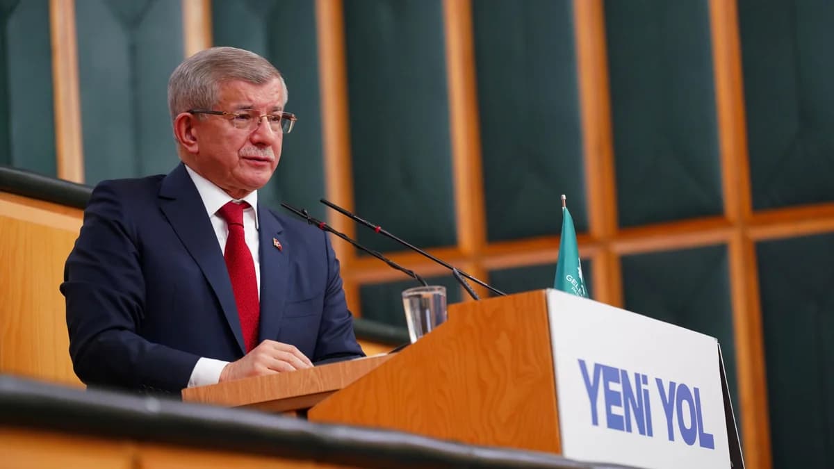 Ahmet Davutoğlu: Savaş Zamanında Anında Kriz Yönetimi Kurulmalıydı