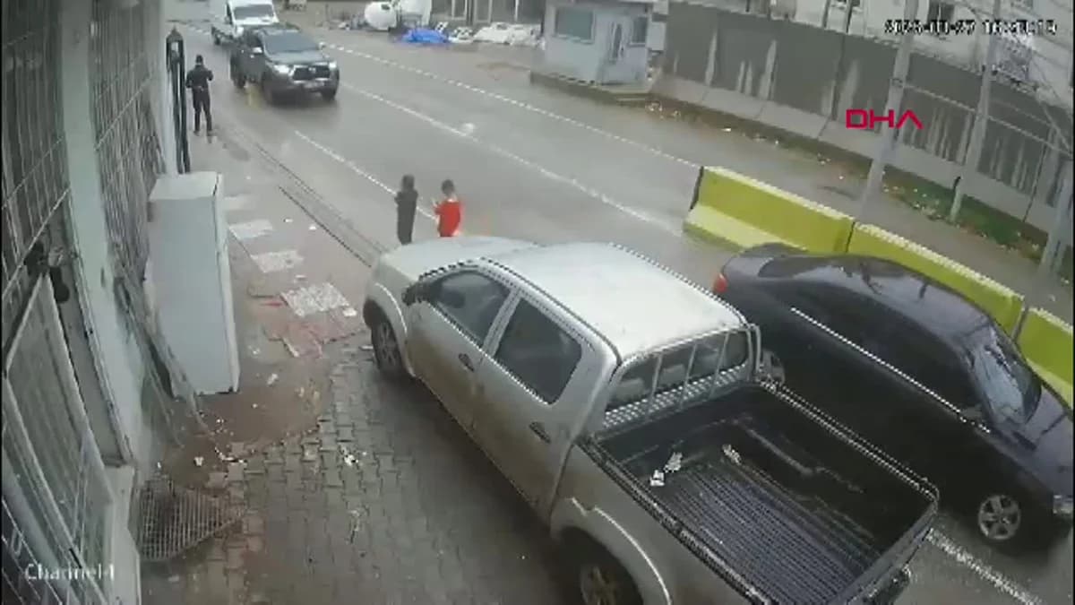 Şırnak’ta Yola Fırlayan Çocuk Kazadan Kurtuldu