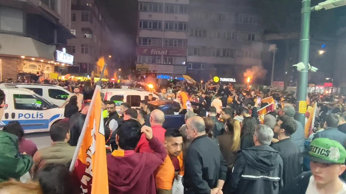 Galatasaray’dan Şampiyonluk! Küçükçekmece’de Coşku Seli