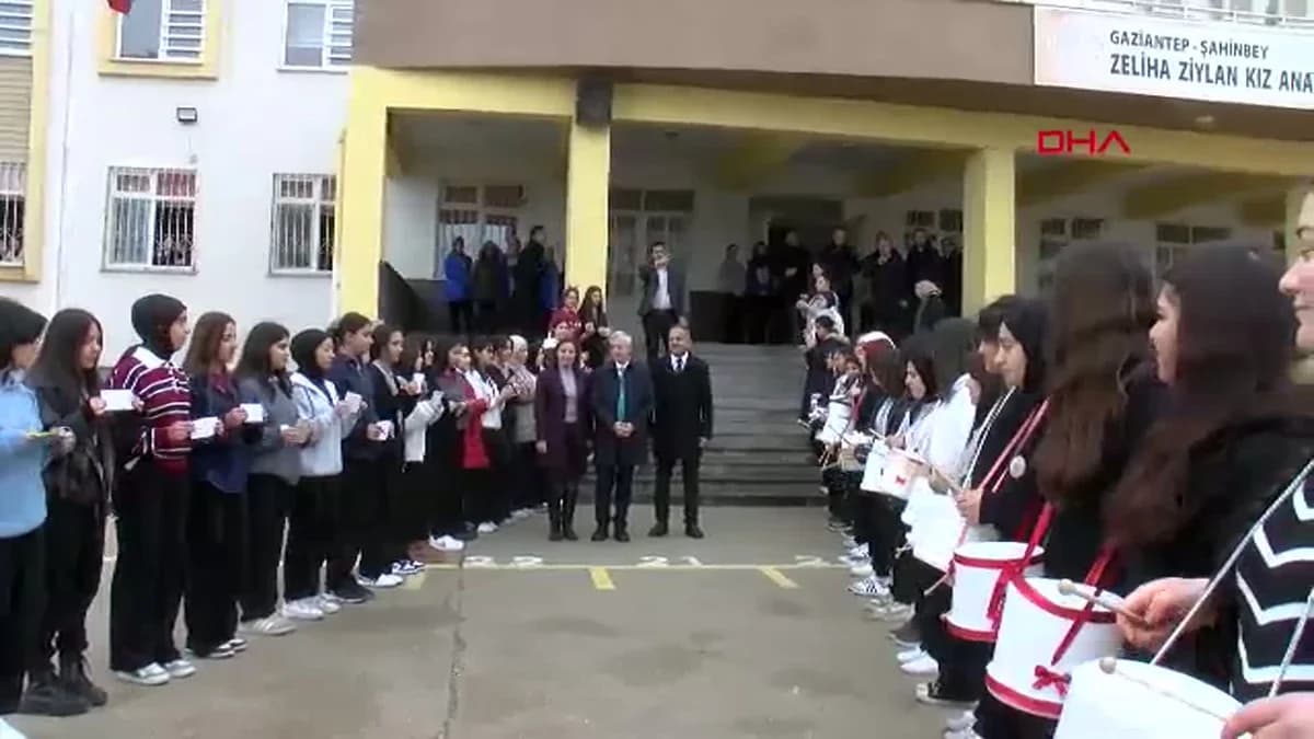 Gaziantep’te Liseliler Geri Dönüşümle Orkestra Kurdu