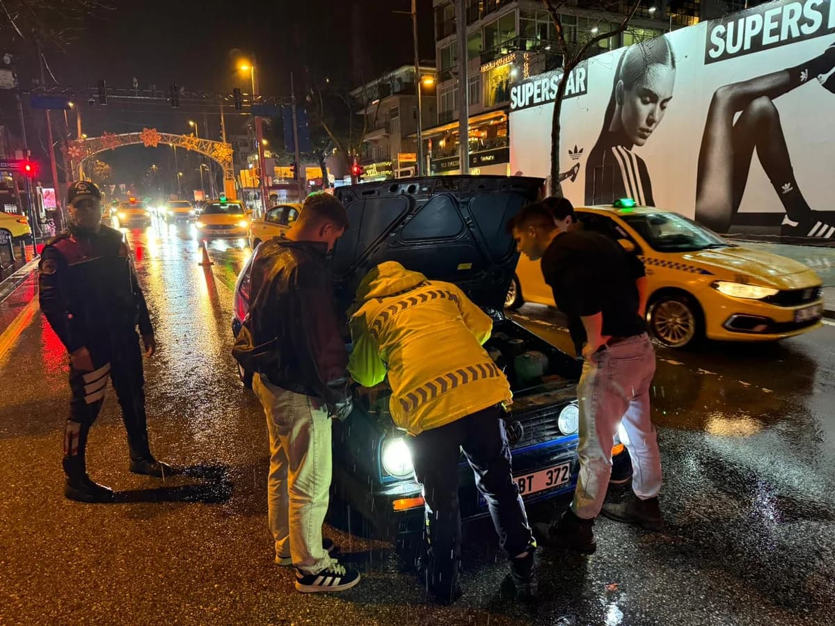 Kadıköy’de Trafik ve Asayiş Denetimi Gerçekleştirildi