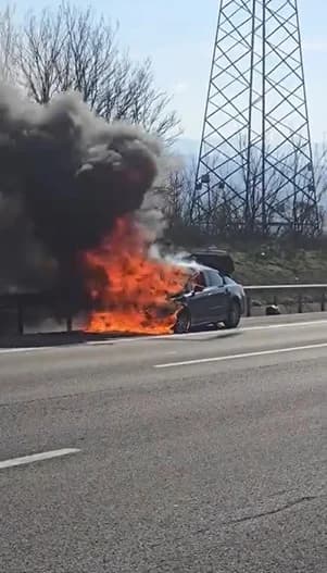 Bolu’da Otoyolda Otomobil Alev Alev Yandı