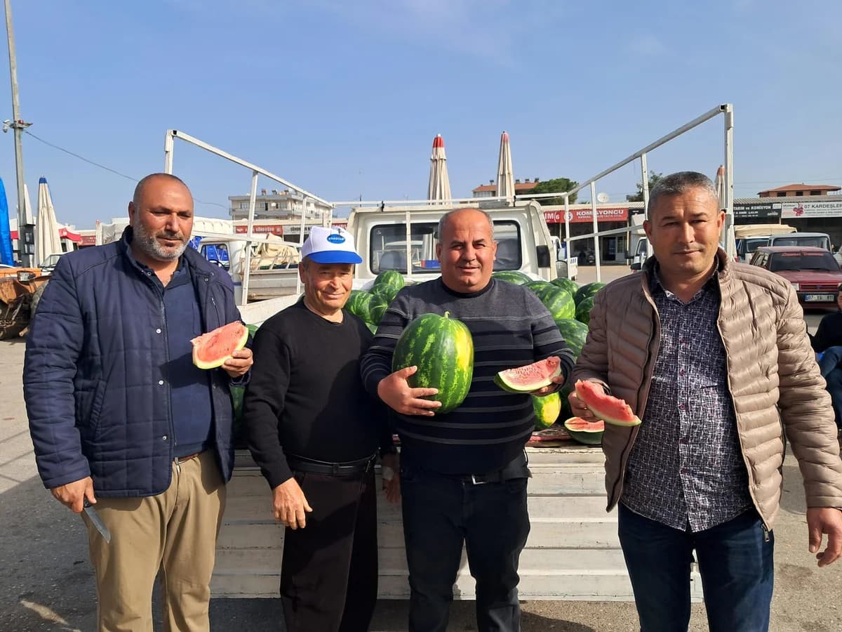 Antalya’nın İlk Erkenci Karpuzu 40 TL’den Satışa Sunuldu