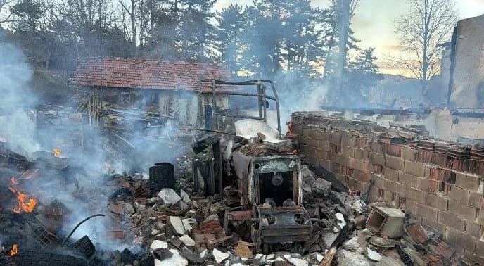 Çorum’da Korkutan Yangın: Ev ve Traktör Küle Döndü!