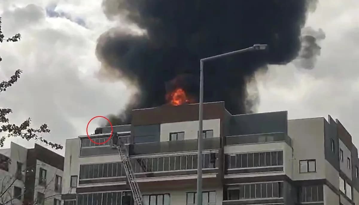 Bursa’daki 8 Katlı Apartman Yangınında İki Kişi Kurtarıldı