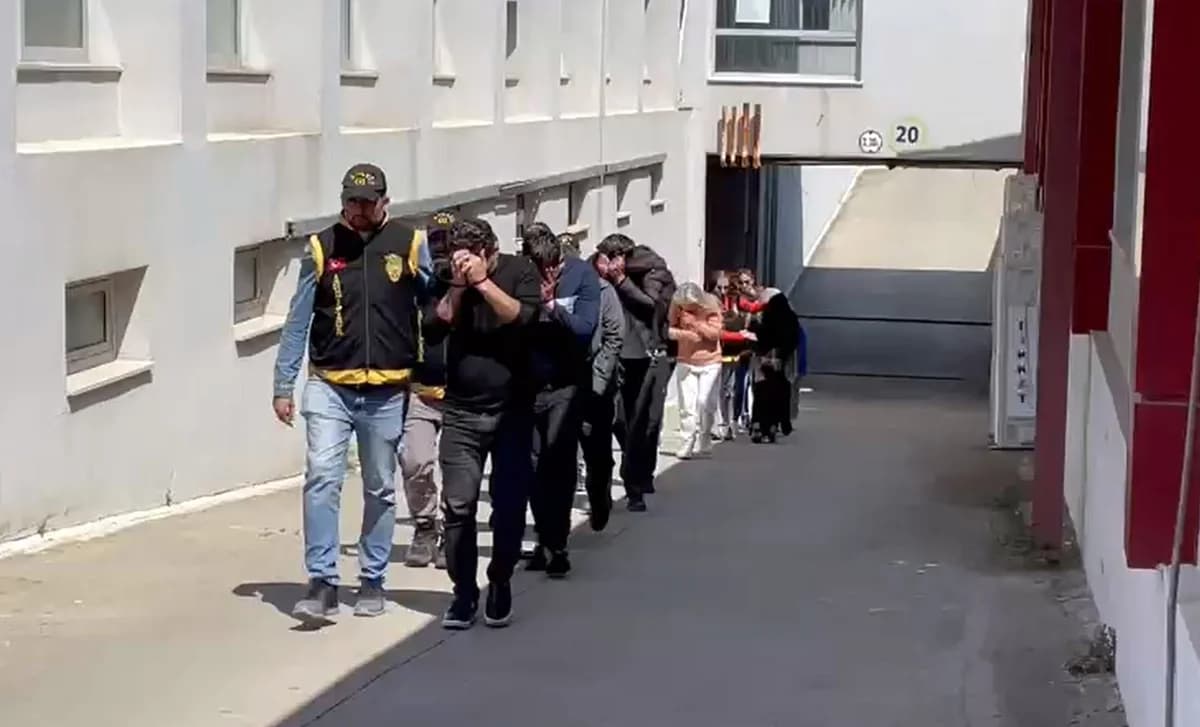 Adana’da Fuhuş Operasyonu: 9 Tutuklama, 9 Kadın Kurtarıldı