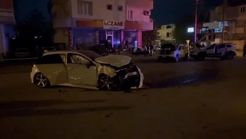 Adana’da Kanlı Kaza: Zincirleme Çarpışma Can Aldı, 4 Kişi Yaralandı