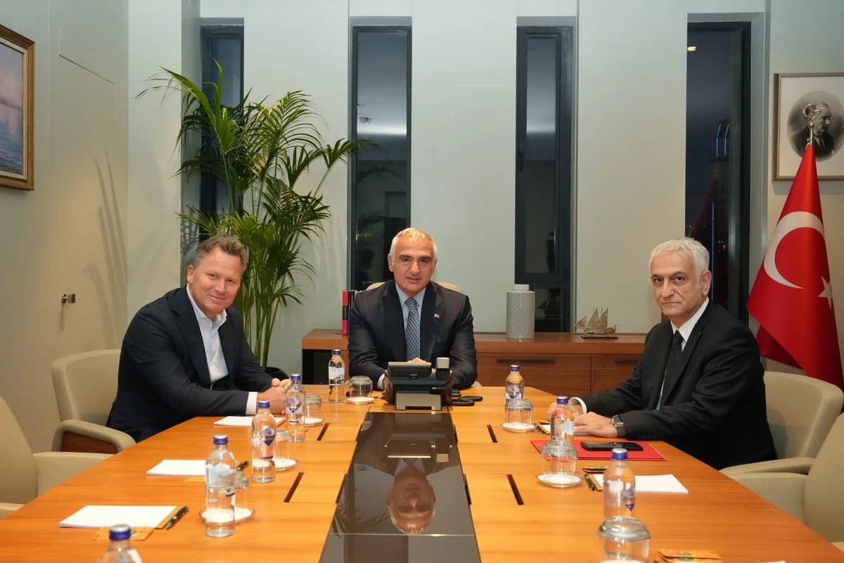 Bakan Ersoy’dan Tur Operatörleri ile Kritik Görüşme