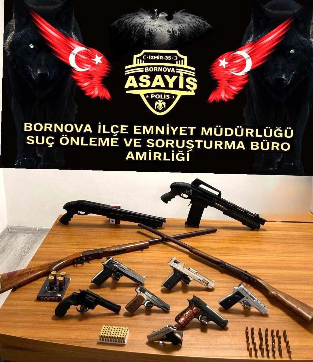 Bornova’da Silah Operasyonu: 7 Ruhsatsız Tabanca ve 4 Pompalı Tüfek Ele Geçirildi, 3 Gözaltı