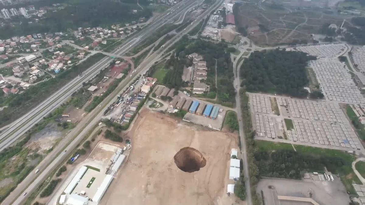 Hatay’da Dev Obruk Büyüyor: Çapı 60 Metreye Ulaştı