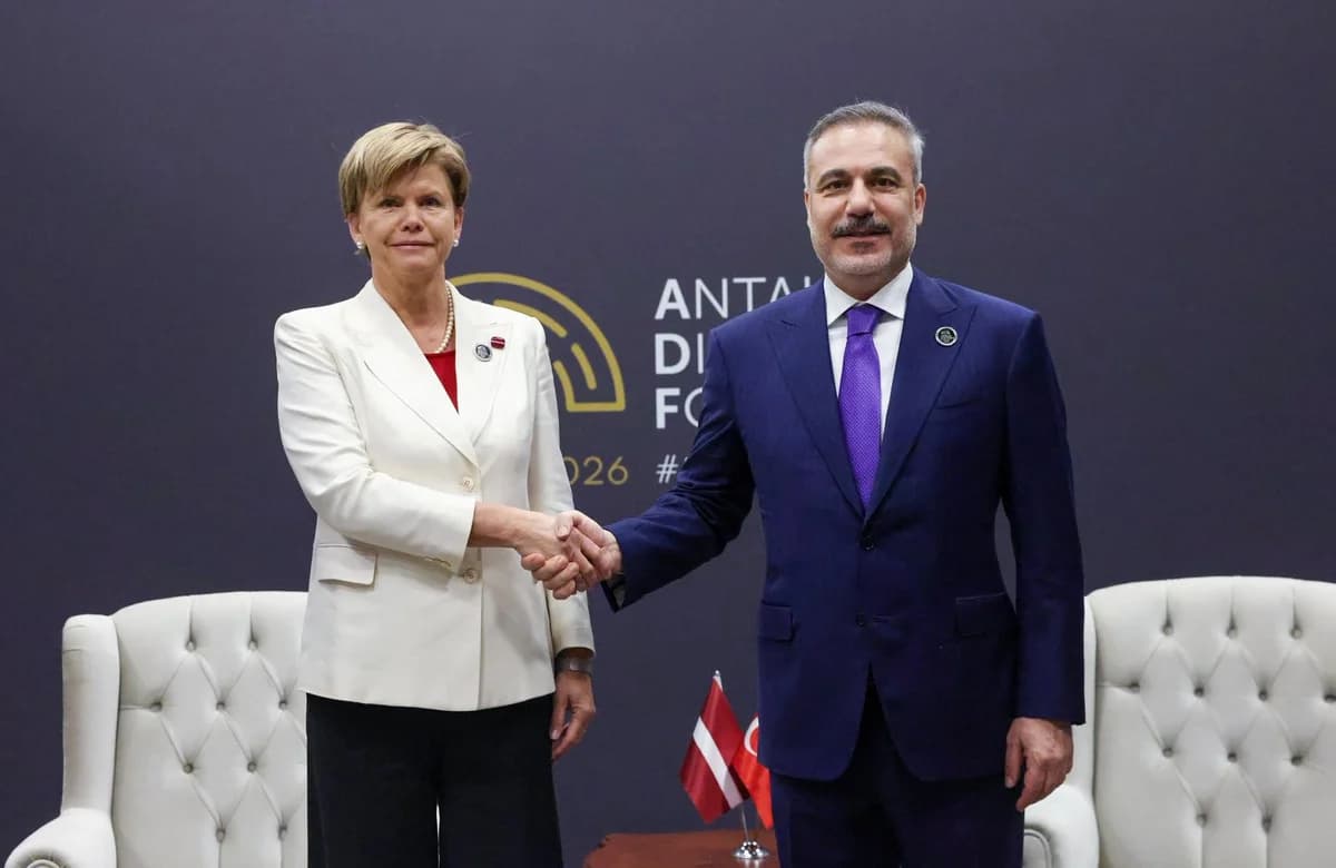 Bakan Fidan, Letonya Dışişleri Bakanı Braze ile Antalya’da Buluştu