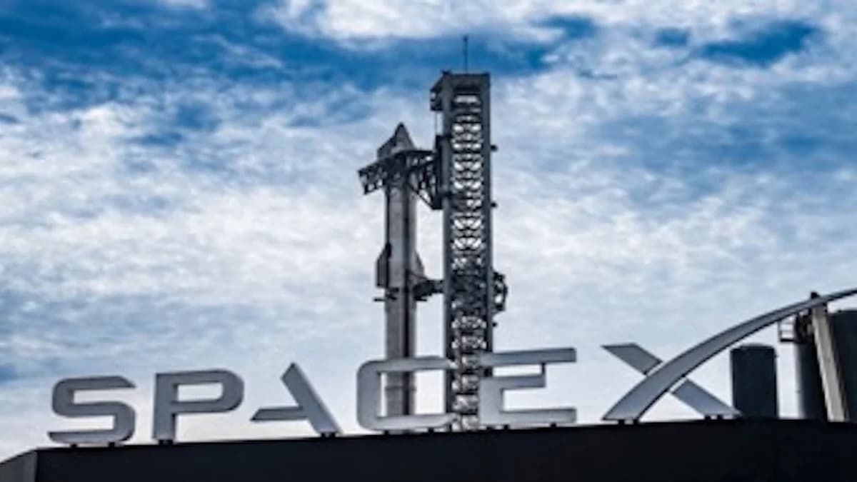 SpaceX Starship Uzayda Çığır Açtı: Sahte Uyduları Yörüngeye Bıraktı