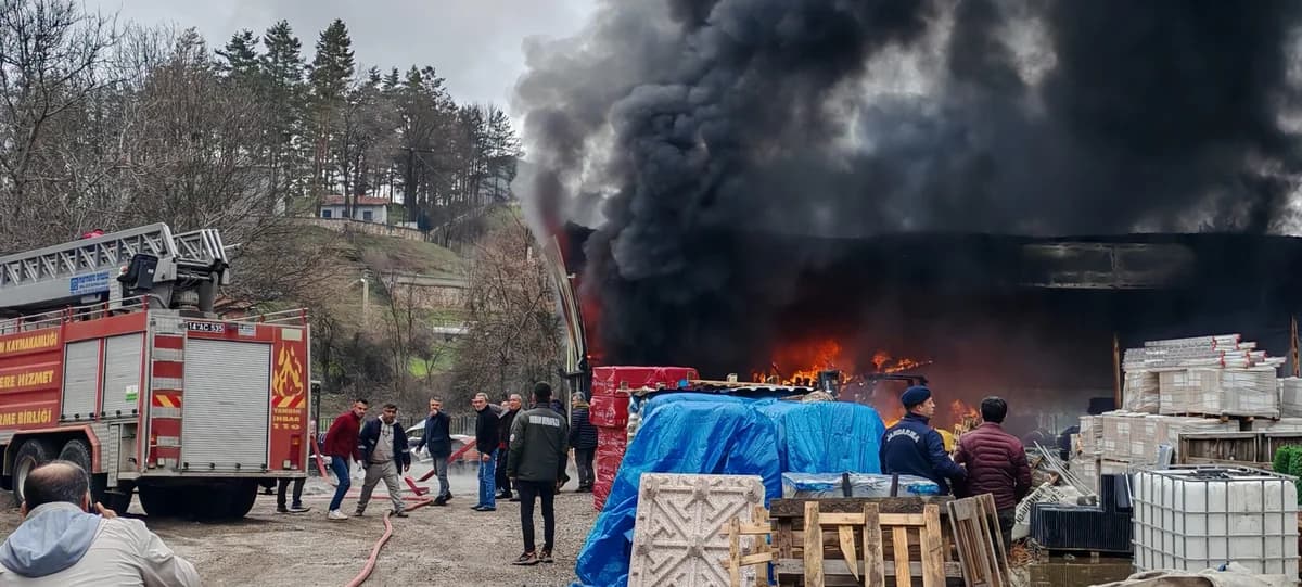 Mengen’de Depo Yangını: Maddi Zarar Oluştu